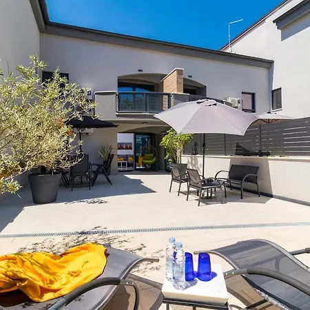 Beachfront K With Garden * بيشكانا أوفالا