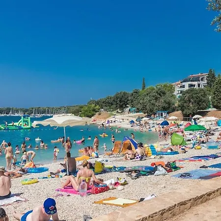 شقة Beachfront K With Garden بيشكانا أوفالا