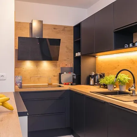 Beachfront K With Garden * بيشكانا أوفالا