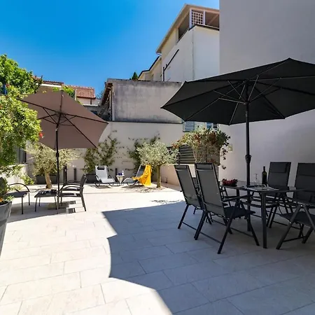 Beachfront K With Garden شقة بيشكانا أوفالا